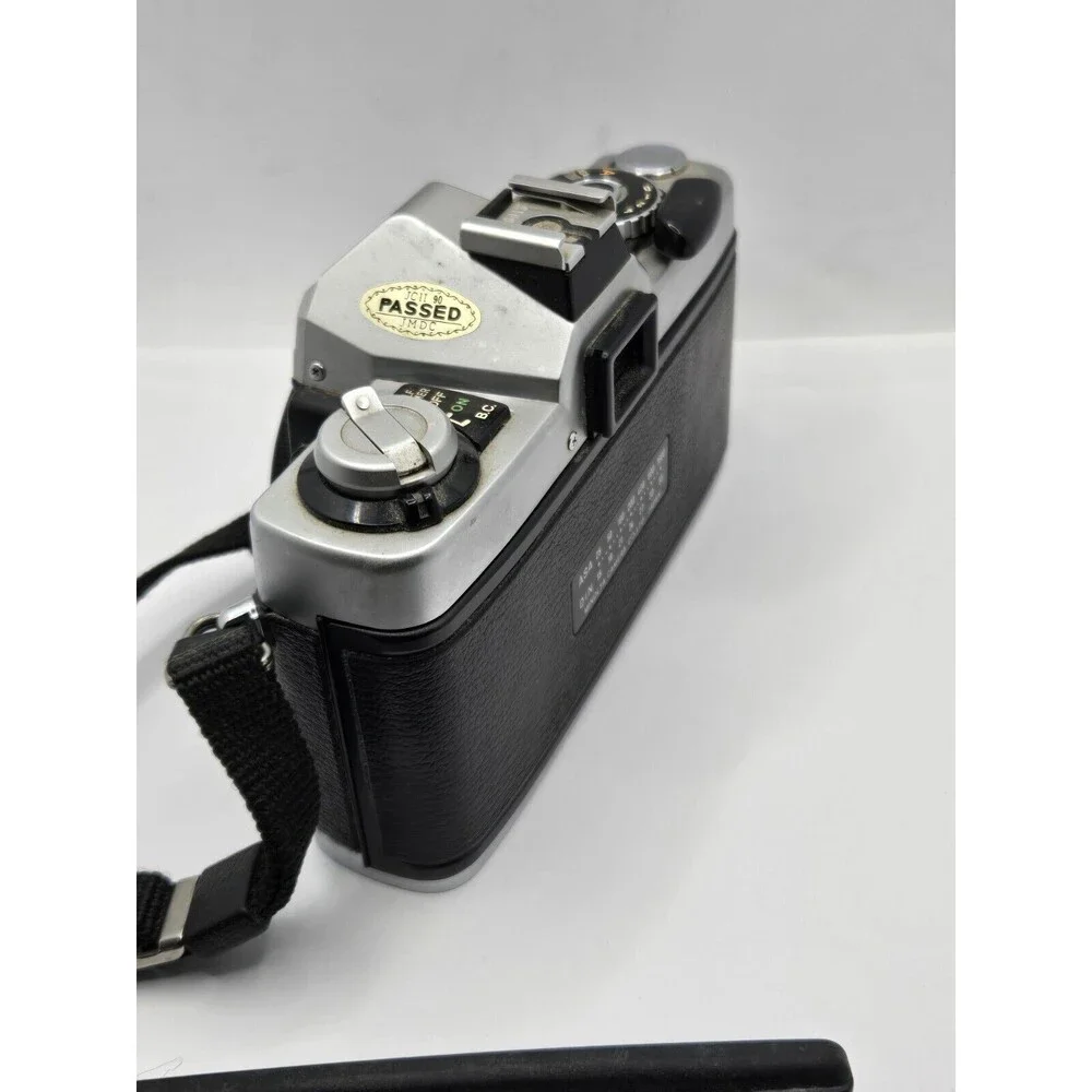 Vintage 35mm Minolta XG-1  SLR Film Camera Strap with 2 Lenses and 2 Filters